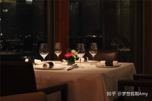 香港金融街 中环 极具特色:饕餮香港美食：米其林三星+经典美味+地道小吃 1